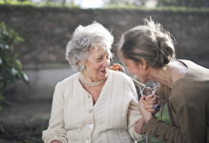 Choosing the Right Retirement Community for Your Loved One | Harwood Place