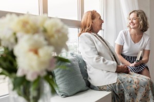 A Guide to Visiting Family in Assisted Living: Tips and Expectations